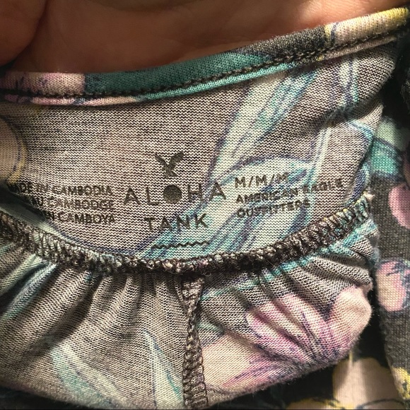 American Eagle Aloha Floral Tank Size Medium - Picture 5 of 5